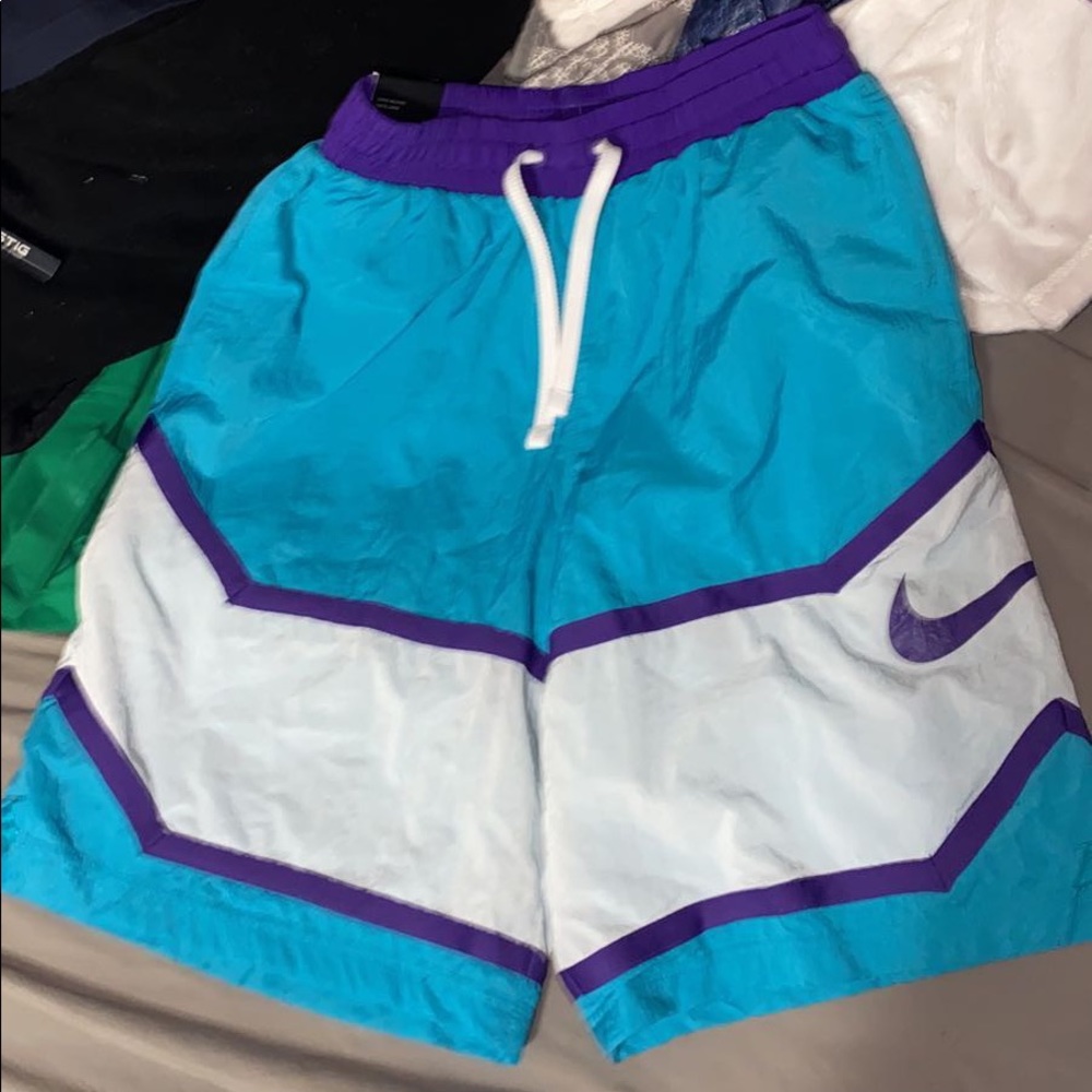 MENS NIKE SHORTS
